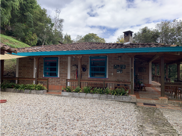 Venta de Hermosa Casa Finca Independiente en Rionegro