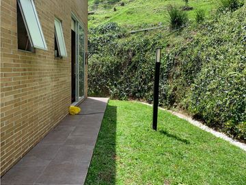 Venta Hermosa Casa de Lujo El Retiro Urb. Cerrada Vista Panoramica