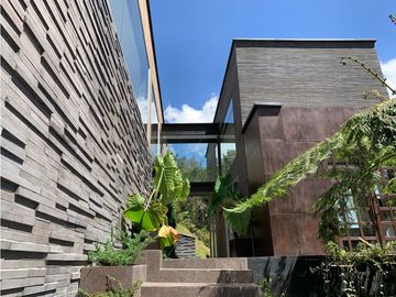 Venta Hermosa Casa de Lujo El Retiro Urb. Cerrada Vista Panoramica
