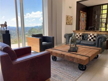 Venta Hermosa Casa de Lujo El Retiro Urb. Cerrada Vista Panoramica