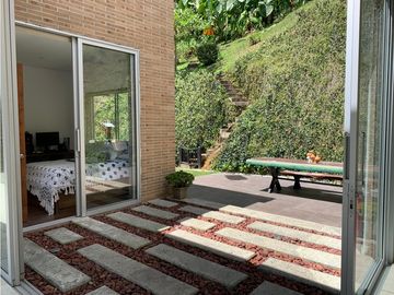 Venta Hermosa Casa de Lujo El Retiro Urb. Cerrada Vista Panoramica