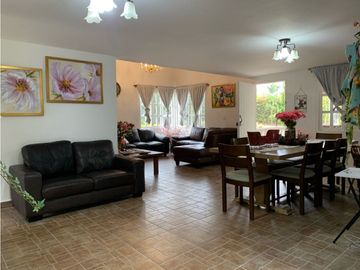 Venta de Finca Tradicional en Llanogrande Ubicación y Topografía Plana