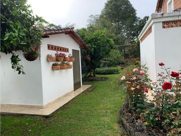 Venta de Finca Tradicional en Llanogrande Ubicación y Topografía Plana