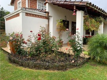 Venta de Finca Tradicional en Llanogrande Ubicación y Topografía Plana