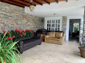 Venta de Finca Tradicional en Llanogrande Ubicación y Topografía Plana