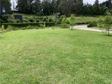 Venta de Hermosa Casa en El Retiro, Urbanización Cerrada y Ubicación