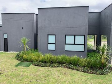 Venta de Hermosa Casa en El Retiro, Urbanización Cerrada y Ubicación