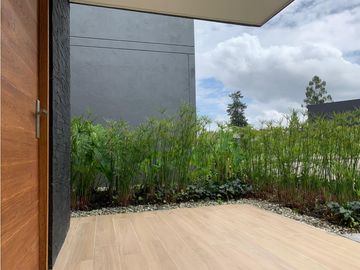 Venta de Hermosa Casa en El Retiro, Urbanización Cerrada y Ubicación