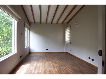 Venta de Casa en Unidad Cerrada El Retiro Sector La María