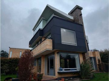 EN VENTA ESPECTACULAR CASA - COGUA CUNDINAMARCA