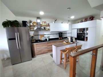 Venta de Casa en Zona Urbana de la Ceja, Cerca al Viva