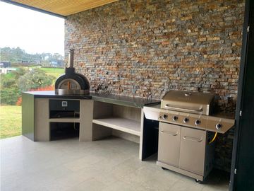 Venta de Hermosa Casa de Lujo en Urbanización Cerrada Alto de Palmas