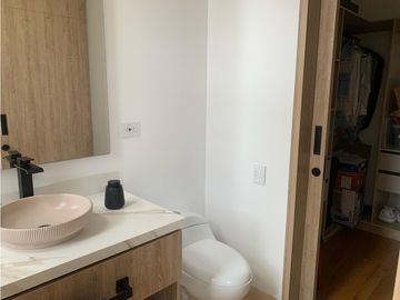 Venta de Hermosa Casa de Lujo en Urbanización Cerrada Alto de Palmas