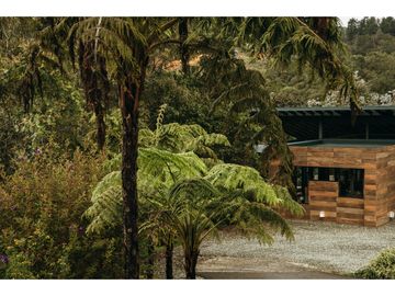 Venta de Hermosa Casa en El Alto de Palmas, Unidad Cerrada Naturaleza