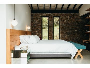 Venta de Hermosa Casa en El Alto de Palmas, Unidad Cerrada Naturaleza