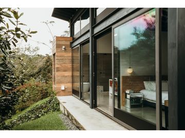 Venta de Hermosa Casa en El Alto de Palmas, Unidad Cerrada Naturaleza