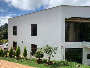 Venta de Hermosa Casa En Exclusiva Unidad Cerrada a Minutos de La Ceja