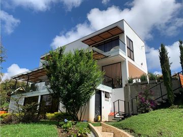 Venta de Hermosa Casa En Exclusiva Unidad Cerrada a Minutos de La Ceja