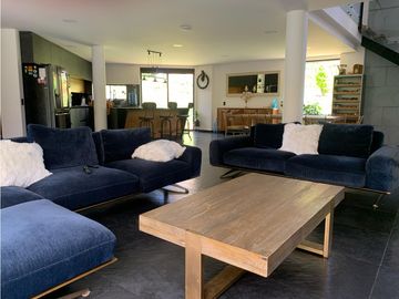 Venta de Hermosa Casa En Exclusiva Unidad Cerrada a Minutos de La Ceja