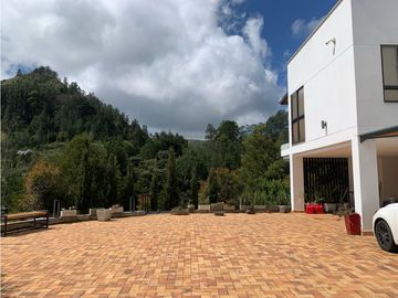 Venta de Hermosa Casa En Exclusiva Unidad Cerrada a Minutos de La Ceja