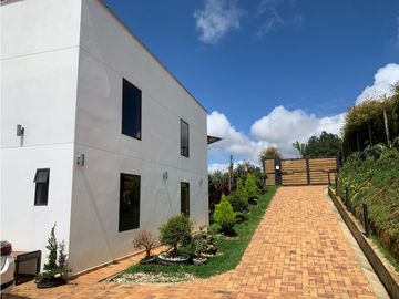 Venta de Hermosa Casa En Exclusiva Unidad Cerrada a Minutos de La Ceja
