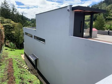 Venta de Hermosa Casa En Exclusiva Unidad Cerrada a Minutos de La Ceja