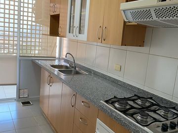 Se vende departamento Ciudad Empresarial Huechuraba