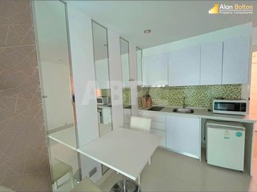 Pool View 1 Bed 1 Bath Condo in Jomtien