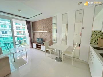Pool View 1 Bed 1 Bath Condo in Jomtien