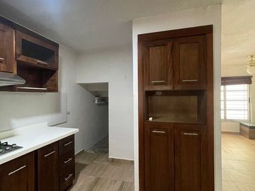 Casa en Venta en privada Colinas del Bosque frente a la Plaza San isidro, Culiacan, Sinaloa