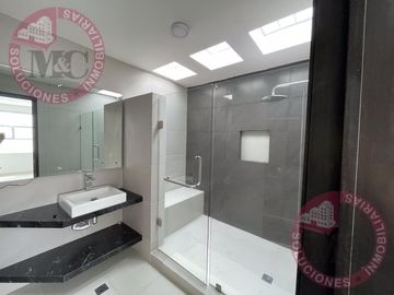 Casa de Lujo en Venta en Cerrada San Miguel, Aguascalientes
