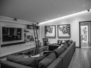 Lujo y Funcionalidad - Casa en Venta en Los Encinos Country Club