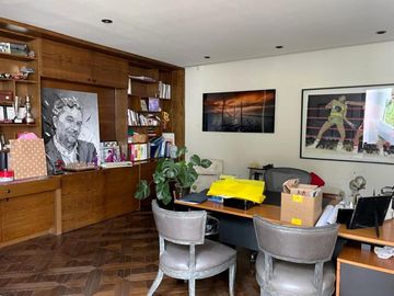 Lujo y Funcionalidad - Casa en Venta en Los Encinos Country Club