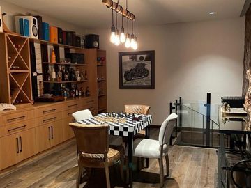 Lujo y Funcionalidad - Casa en Venta en Los Encinos Country Club
