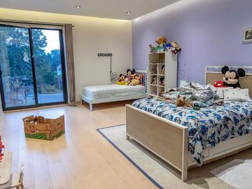 Lujo y Funcionalidad - Casa en Venta en Los Encinos Country Club