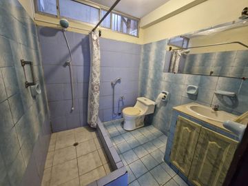 Venta de Depart Centro de Gye, 3 Habitaciones, con ascensor. (LC)