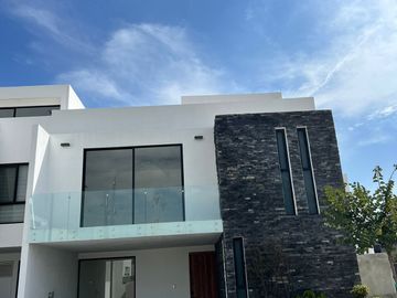 Casa en Venta dentro de Lomas de Angelópolis III