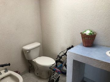 CASA EN RENTA  EN LOMAS DE VALLE DORADO, VIGILANCIA.