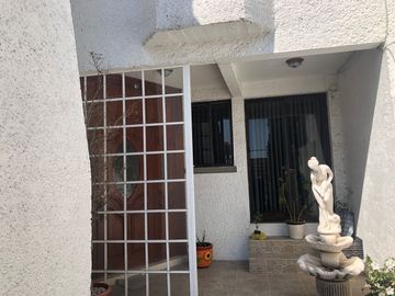 CASA EN RENTA  EN LOMAS DE VALLE DORADO, VIGILANCIA.