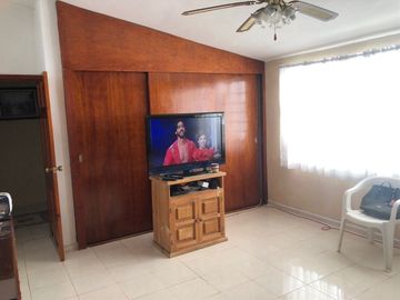 CASA EN RENTA  EN LOMAS DE VALLE DORADO, VIGILANCIA.