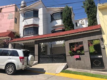 CASA EN RENTA  EN LOMAS DE VALLE DORADO, VIGILANCIA.