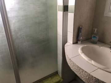 CASA EN RENTA  EN LOMAS DE VALLE DORADO, VIGILANCIA.