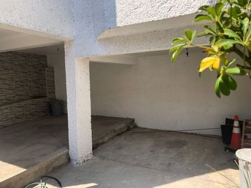 CASA EN RENTA  EN LOMAS DE VALLE DORADO, VIGILANCIA.