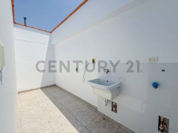 VENTA DUPLEX DE ESTRENO - SURQUILLO (VISTA EXTERNA)