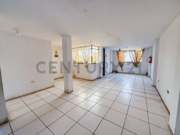 ¡TU NUEVO HOGAR TE ESPERA! VENTA DE AMPLIA CASA EN URB. LUCYANA, CARABAYLLO