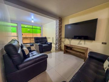 ¡TU NUEVO HOGAR TE ESPERA! VENTA DE AMPLIA CASA EN URB. LUCYANA, CARABAYLLO