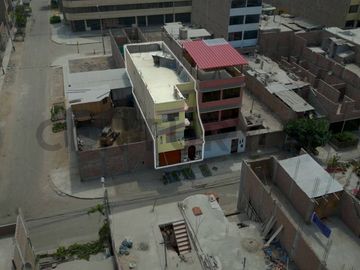 ¡TU NUEVO HOGAR TE ESPERA! VENTA DE AMPLIA CASA EN URB. LUCYANA, CARABAYLLO