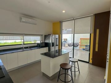 EN VENTA CASA VANGUARDIA DE DOS PLANTAS | SAN JOSÉ TULIPANES, CHOLUL |