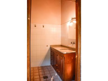 CASA QUINTA EN FUNES CON AMPLIO TERRENO (2700M2)