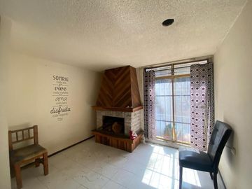 Casa para remodelar en Venta Paseos de Churubusco, Iztapalapa, CDMX.